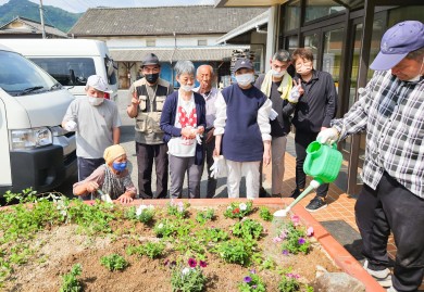②夏花壇の植え付け