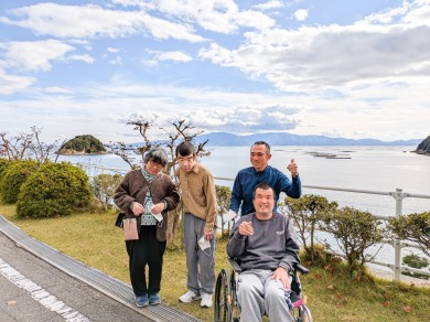 岡崎ま、小田、竹下、居森1